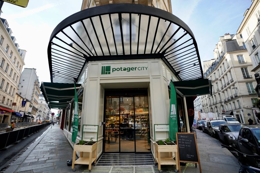 Carrefour's Potager City, a supermarket acting as an indy, Paris: March 2023